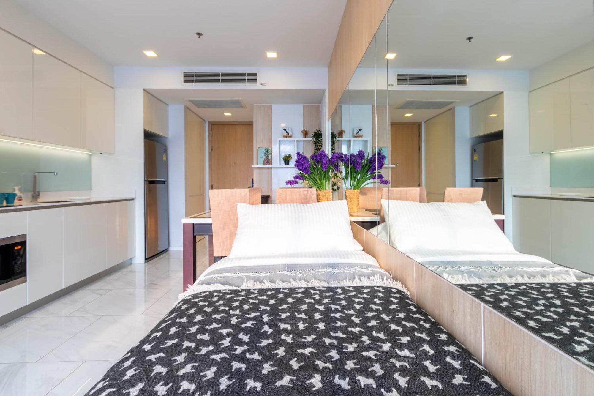 Hyde Sukhumvit 11 Branded Suites Bangkok Dış mekan fotoğraf