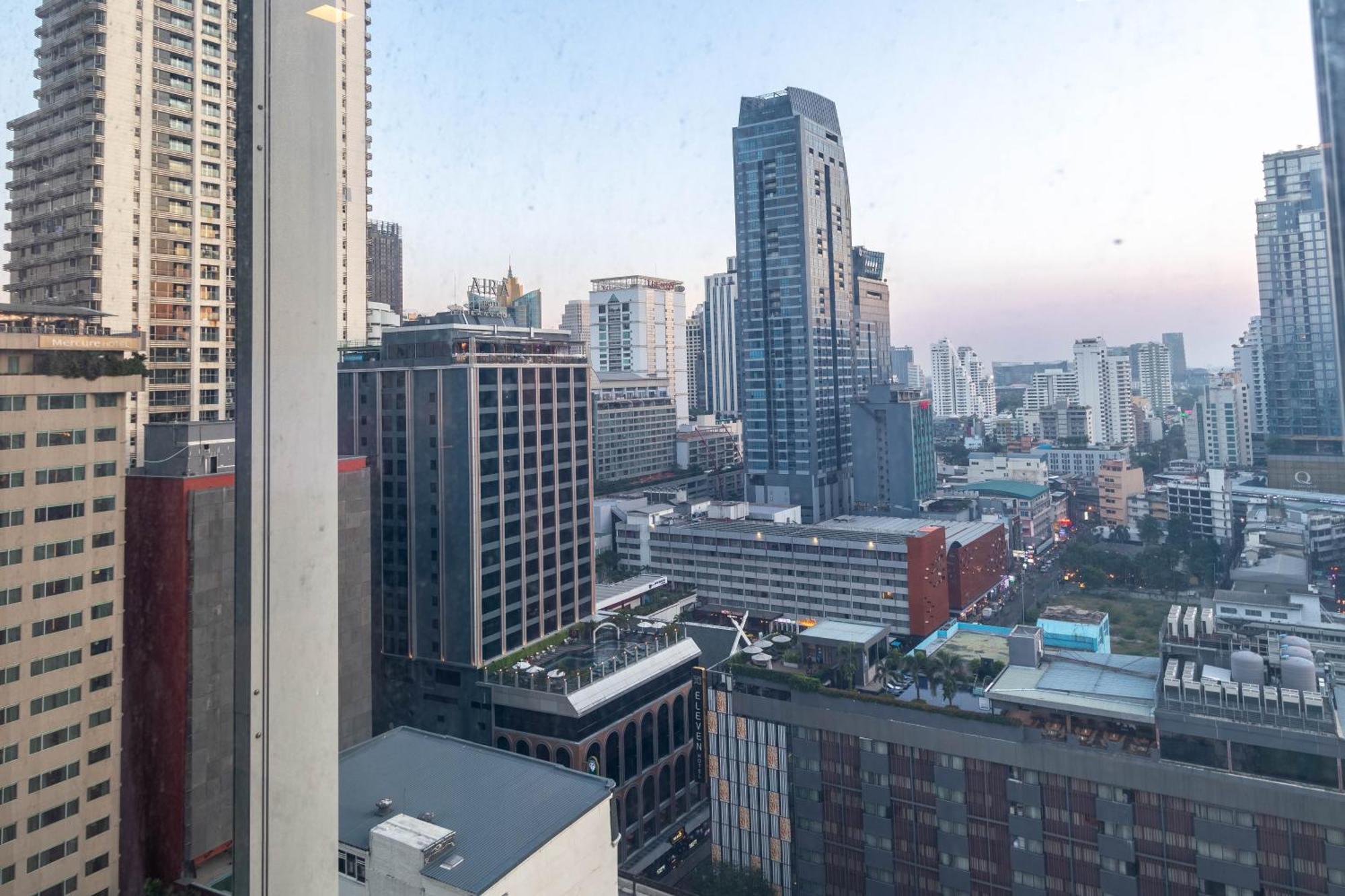 Hyde Sukhumvit 11 Branded Suites Bangkok Dış mekan fotoğraf